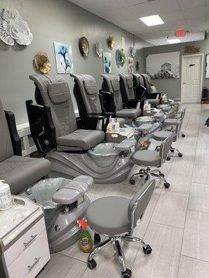 Pedicure chairs!!