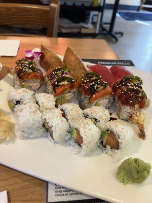 Mt. St. Helen (Premium roll) Salmon & Avocado (6pc.) (Classic roll) Inari Nigiri Tuna Nigiri