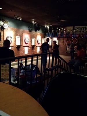 Cool place for darts, live music, and lots of poker!