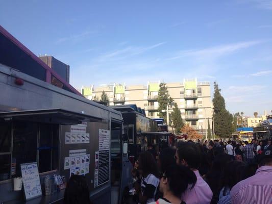 Long lines. Waiting for Korean Fried Chicken.