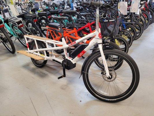 2021 Yuba Spicy Curry Ebike ($4800) ~ Ebikes are the next BiG thing ~