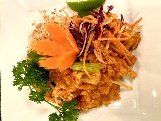 Chicken Pad Thai noodle entree