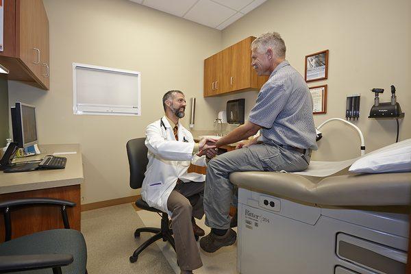 Primary care clinics in Northfield, Lakeville, Farmington and Lonsdale.