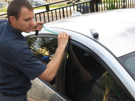 Performing Professional  Car Lockout