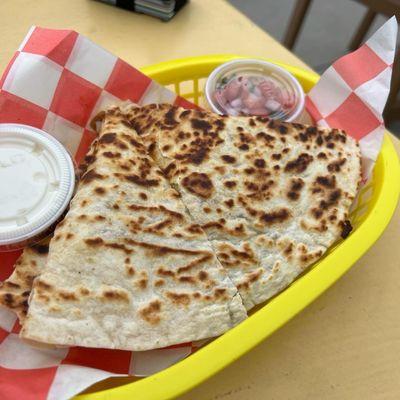 Chicken quesadilla - very good