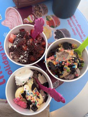 Fro yo with toppings