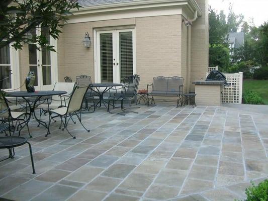 flagstone and bluestone patio installation in delaware county