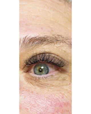 Volume eyelash extensions