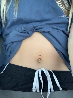 belly button piercing