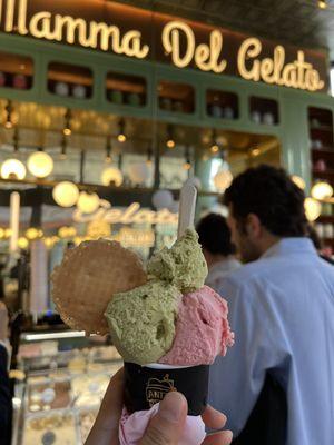 Small Gelato (pistachio + strawberry)