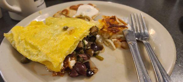 Half Mediterranean omelette with pita bread