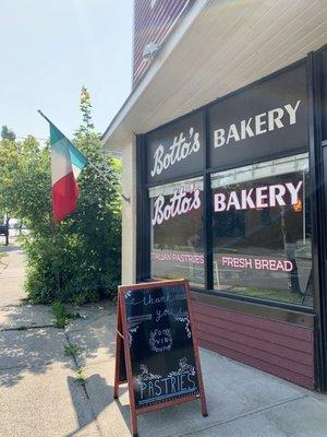 Botto's Bakery