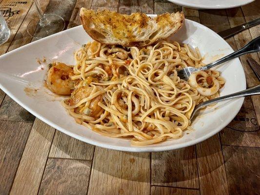 Seafood linguine with rose sauce.