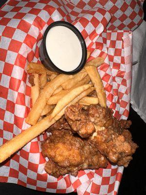 Chicken tenders tossed in Parmesan garlic sauce.