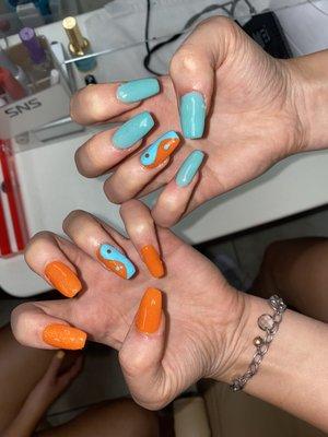 Yin And Yang orange/blue nails