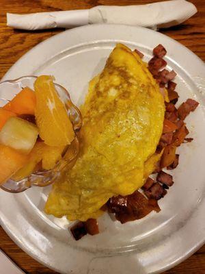 Ham omelet with fresh fruits