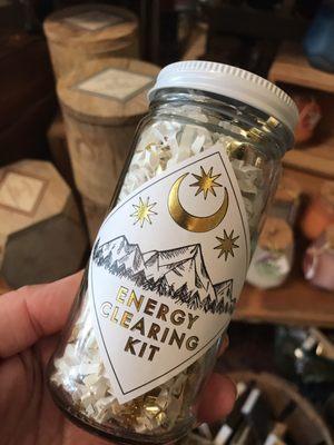 Cute little bottle to gift to someone - contains palo santo,sage, quartz with lil instructions.