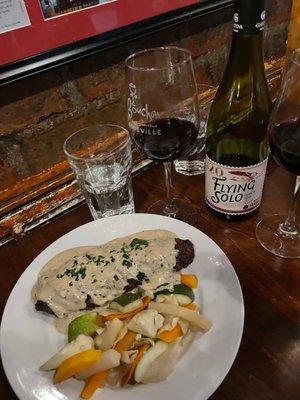 Steak Au Poivre, veg. House red wine