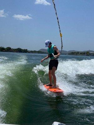 Wake surf fun with Wakes2U