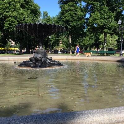 The fountain at Blackstone Square