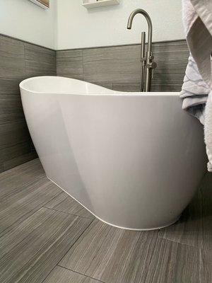 Free Standing Bathtub