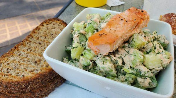 Salmon salad