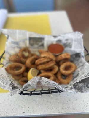 Calamari for lunch.. I'm a bariatric girlie .. and as big as this was.. there was o my two bits left!