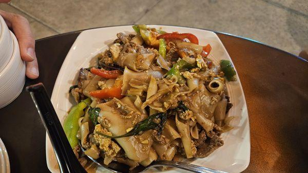 Pad kee mao