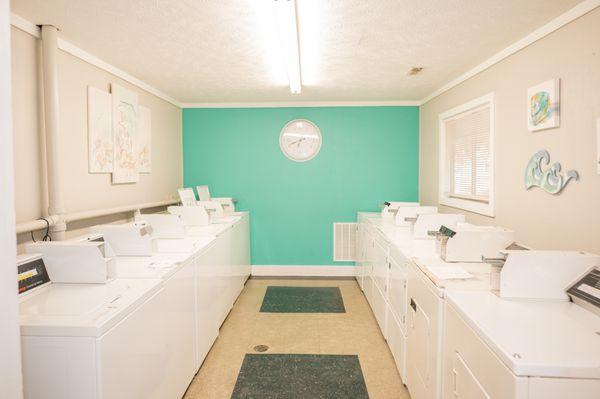 On-Site 24/7 Laundry Room