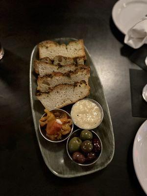 bread w/ garlic spread