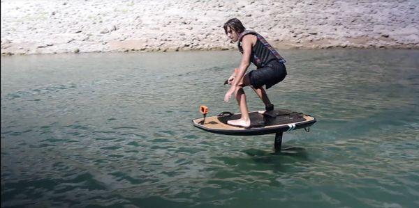 Riding Efoils the lake, summer time activities on the water in scottsdale arizona with Flifoil