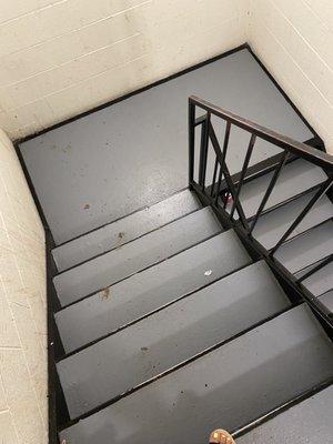 There are bums that sleep in the stairwell- so unsafe and unsanitary