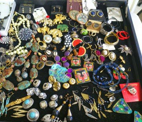 Great selection of vintage jewelry!!!