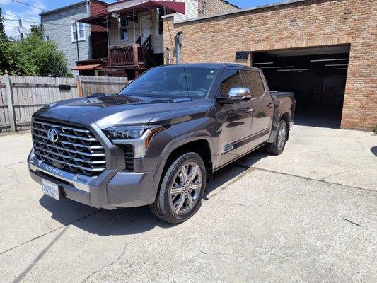 2024 tundra with 20% front passenger windows