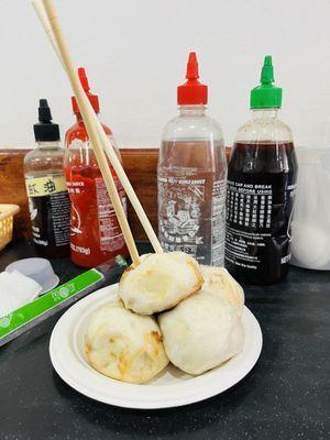 5 delicious pan fried buns for $4!