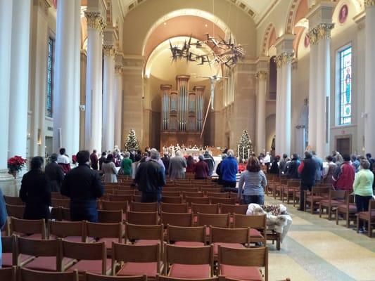 The organist, choir and brass are professional quality. 11 am Christmas Mass less attended than the Midnight or the 9am.