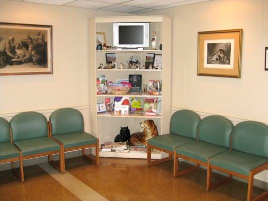 VCA Herndon-Reston Animal Hospital Canine Waiting Area