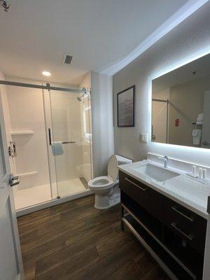 Bathroom. Rm 121