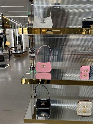 I love pink purses