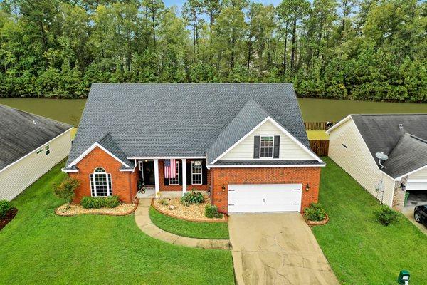 Just Listed in Pooler 3 bedrooms plus bonus on lagoon lot