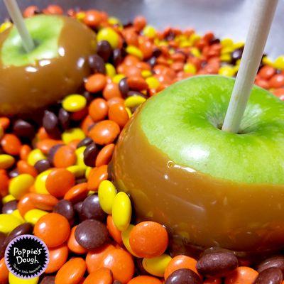 Reese's Pieces Caramel Apples from Poppies!