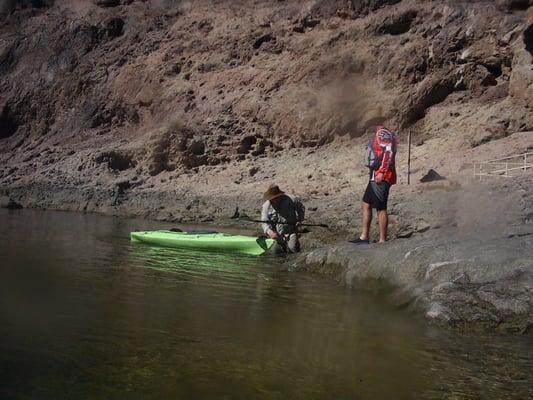 One of the Guide's helping my buddy get ready.