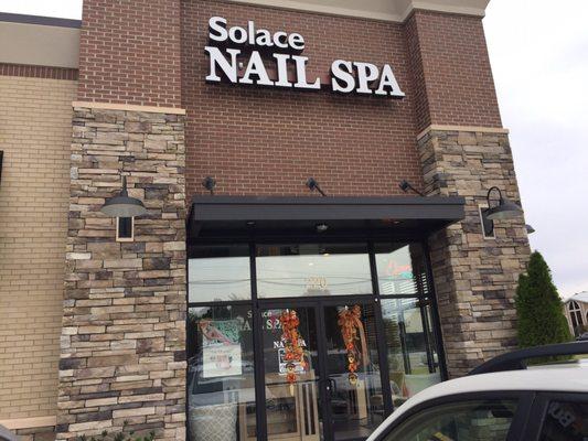 Located at the Glenbrook Shopping Center a new nail salon was in order.