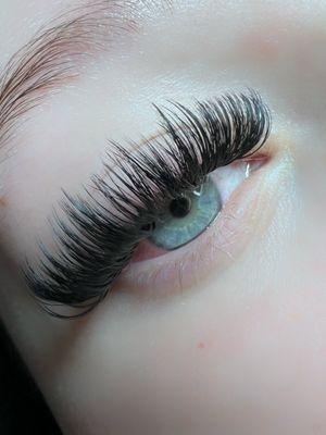 Wispy Volume Lash Extensions