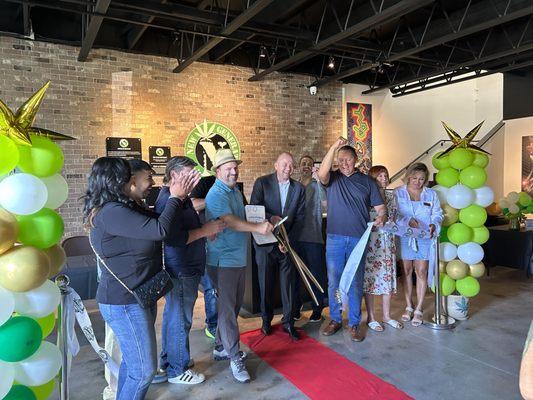 Ribbon Cut Ceremony Success! Thank you to the City of Pomona Chamber of Commerce. 
Welcome to a New Generation of wellness!