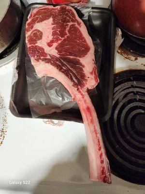 Tomahawk steak