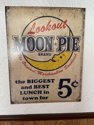 Old fashioned sign for Tennessee Moon Pie