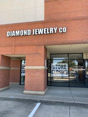 Diamond Jewelry Company is closing