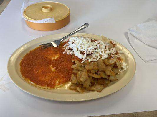 Huevos rancheros con papas y chilaquiles