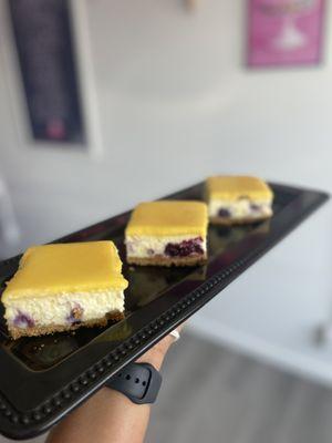 Blueberry lemon cheesecake bars